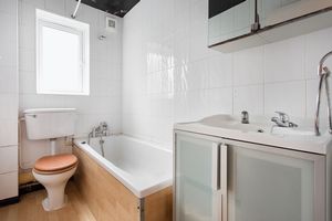 Photo 8- click for photo gallery